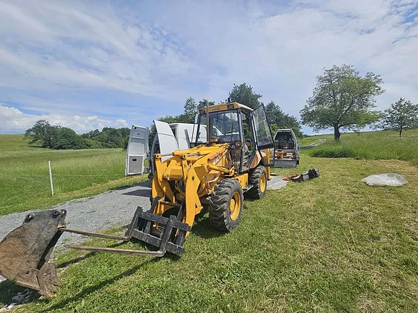 SERVIS JCB 2CX